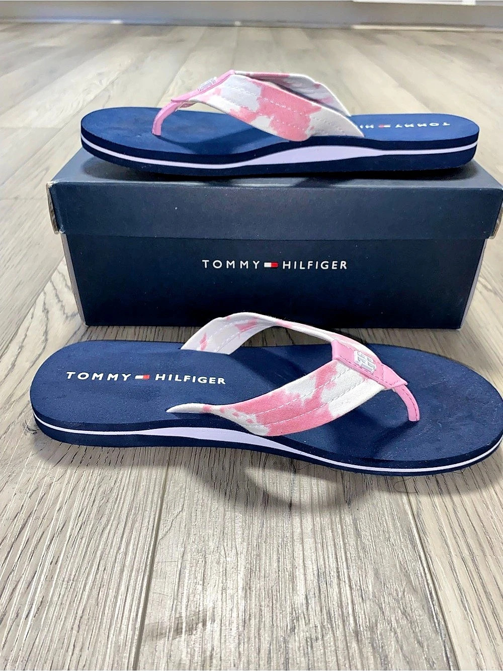 Tommy Hilfiger Flip Flop Sandals in Blue & Pink Like New